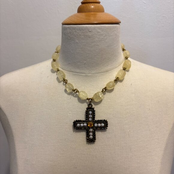 Vintage Gerard Yosca signed cream agate, goldtone metal and cross necklace - Picture 2 of 8
